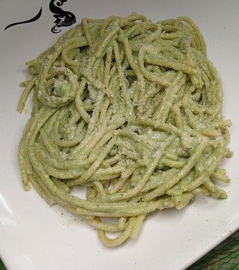 Espagueti verde cremoso receta fácil