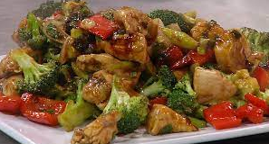 Pechuga de pollo con verduras - Receta al estilo chino