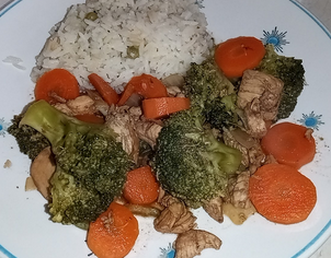 Pollo con verduras al estilo chino